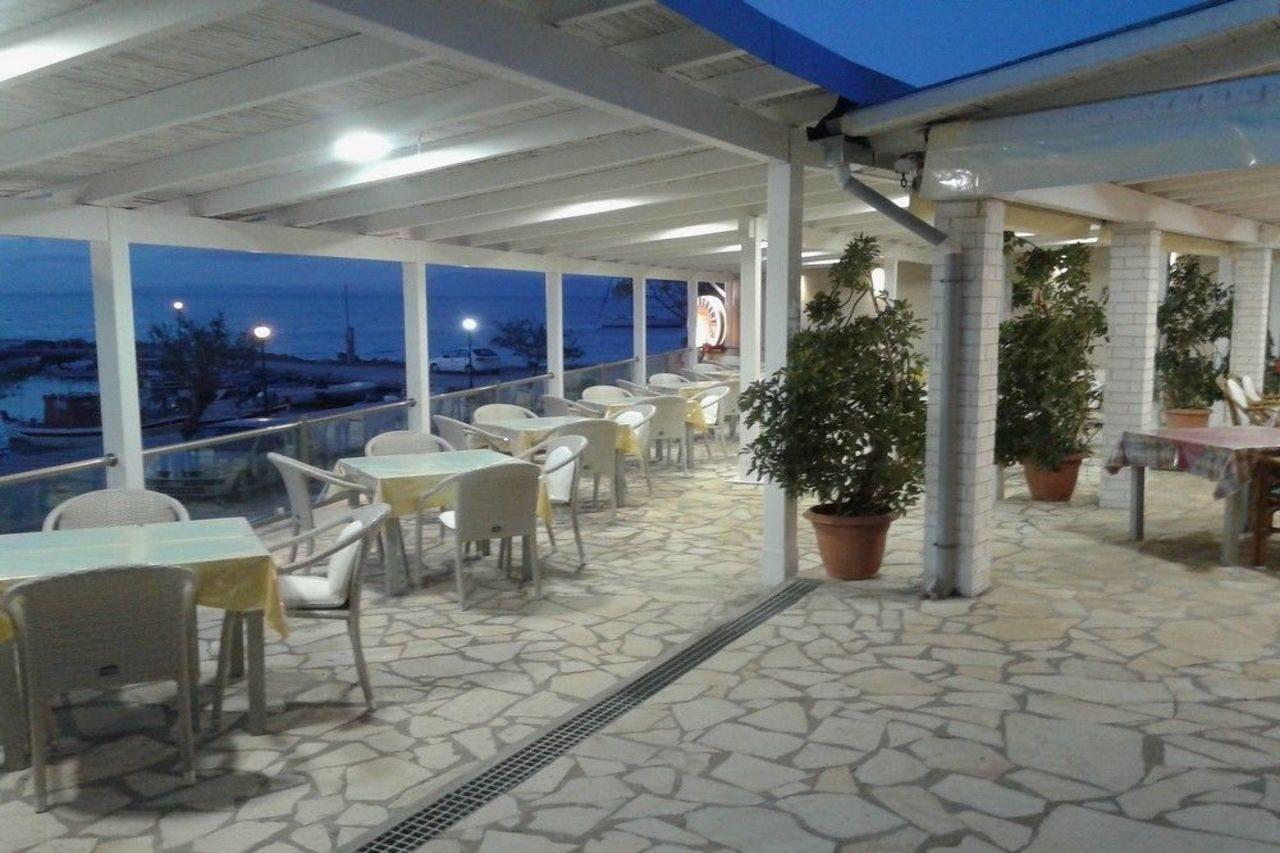 Golden Sunset Hotell Mpoukaris Eksteriør bilde