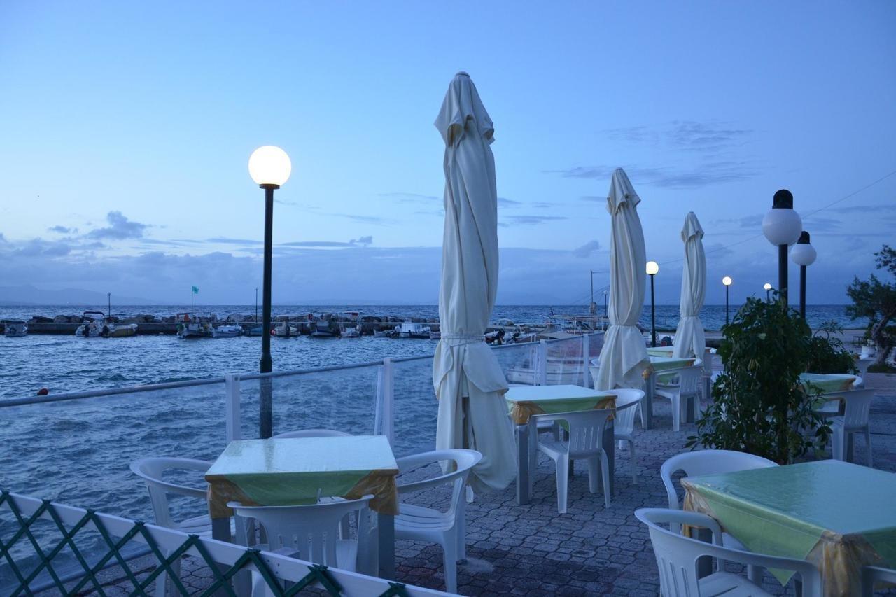 Golden Sunset Hotell Mpoukaris Eksteriør bilde