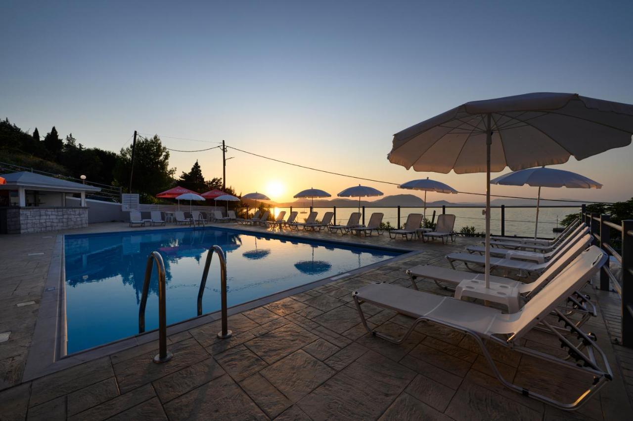Golden Sunset Hotell Mpoukaris Eksteriør bilde