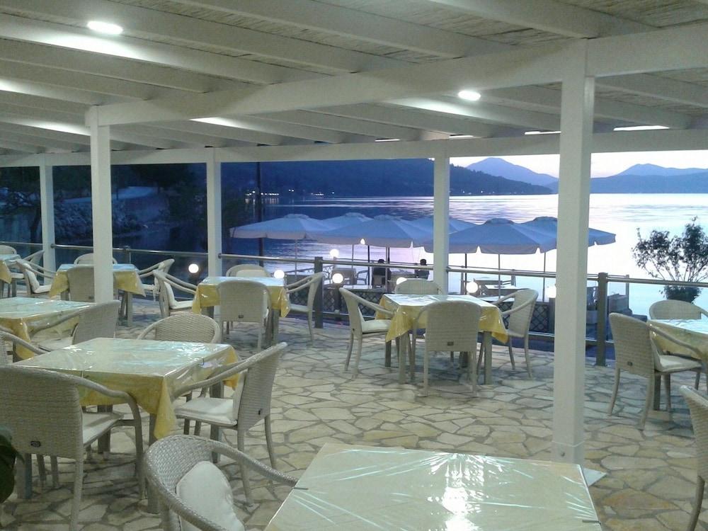 Golden Sunset Hotell Mpoukaris Eksteriør bilde
