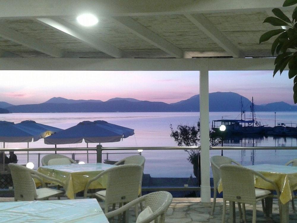 Golden Sunset Hotell Mpoukaris Eksteriør bilde