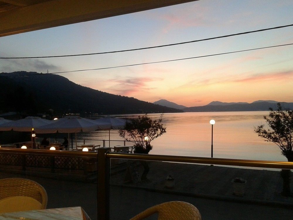 Golden Sunset Hotell Mpoukaris Eksteriør bilde