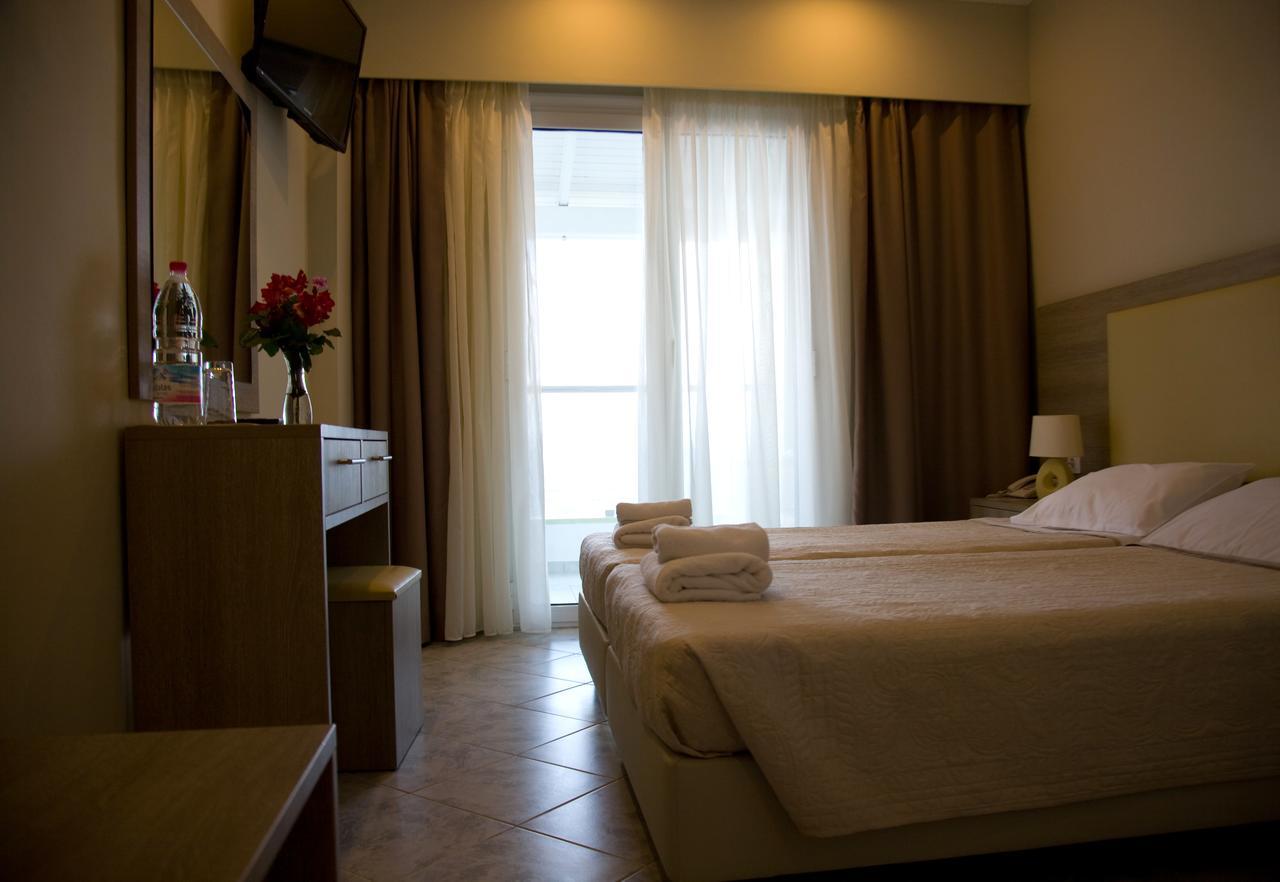 Golden Sunset Hotell Mpoukaris Eksteriør bilde