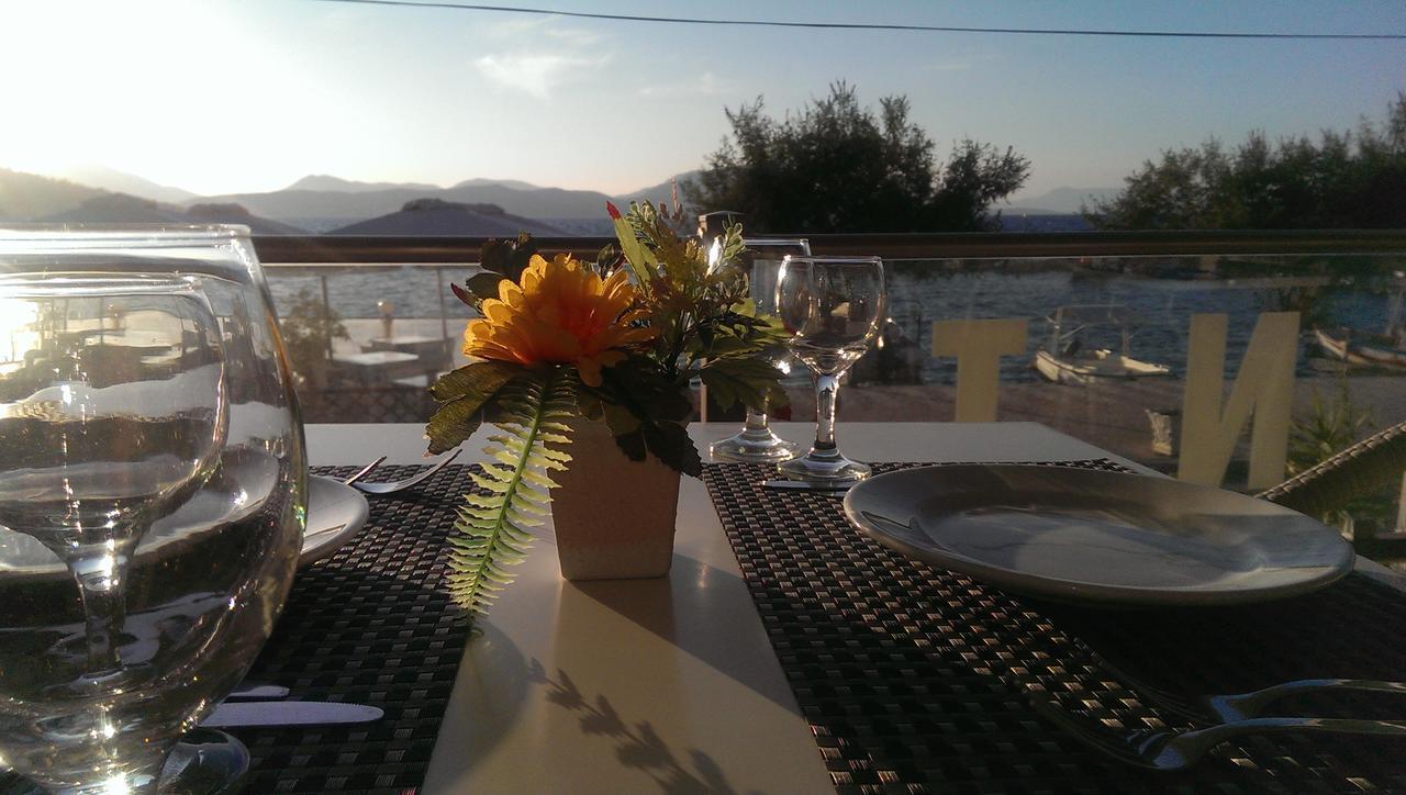 Golden Sunset Hotell Mpoukaris Eksteriør bilde