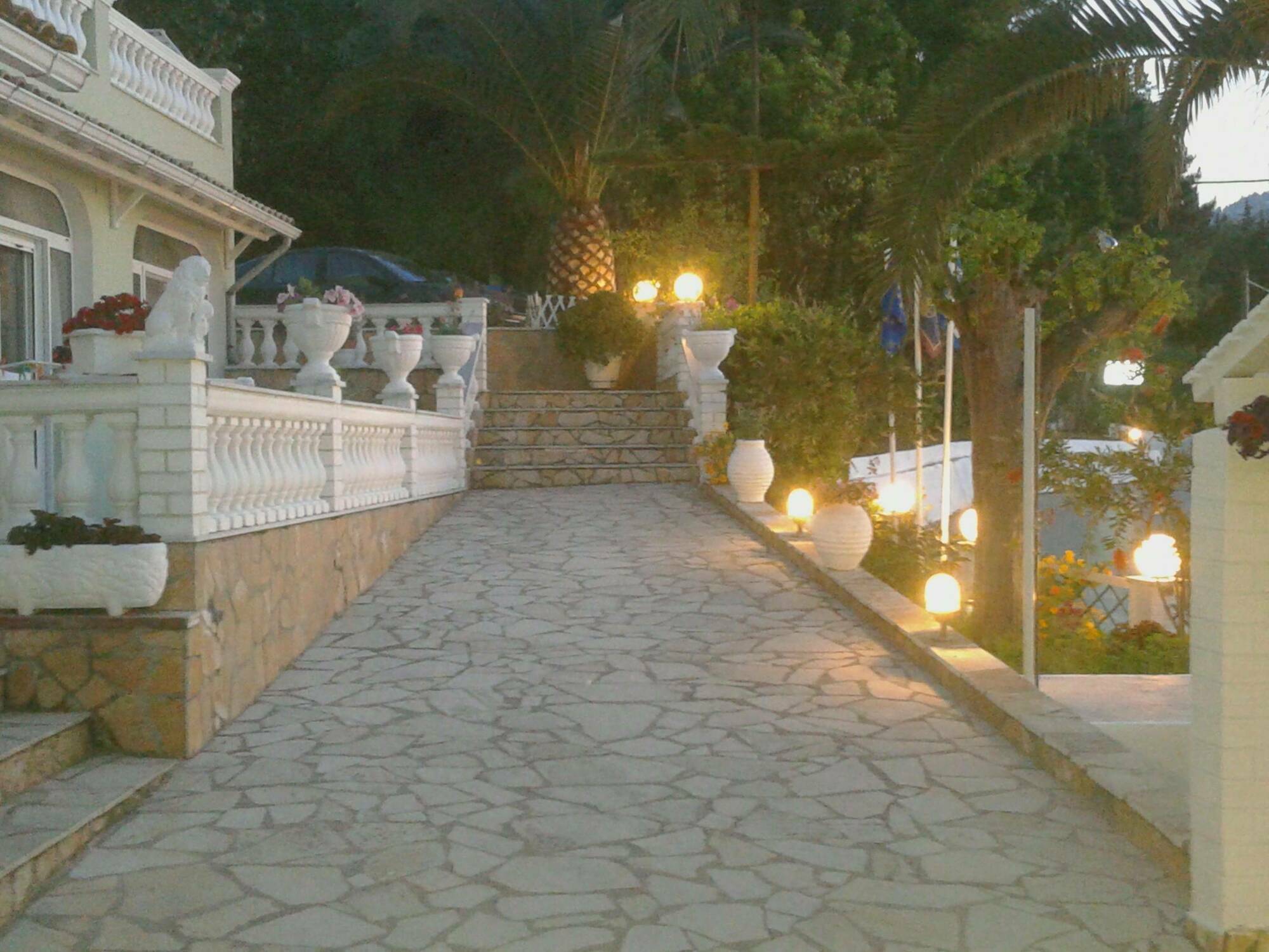 Golden Sunset Hotell Mpoukaris Eksteriør bilde